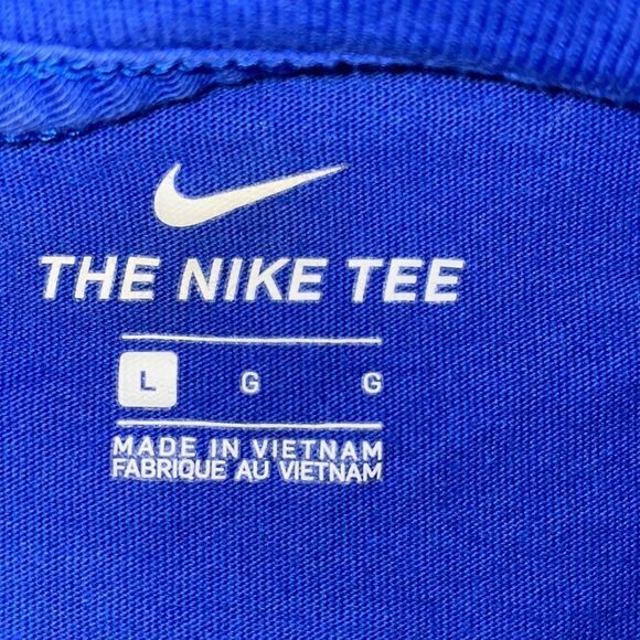 “Just Do It” Nike Swoosh Tee | Large - Picture 3 of 5